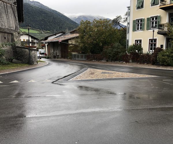 Geschwindigkeitsreduzierende Maßnahmen an der SS38 am Stilfserjoch